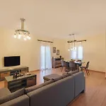 بيت للعطل Sofia's House Doukádes