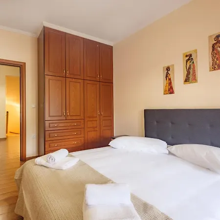 Sofia's House 펜션 Doukádes