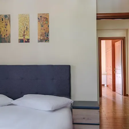 Sofia's House 펜션 Doukádes